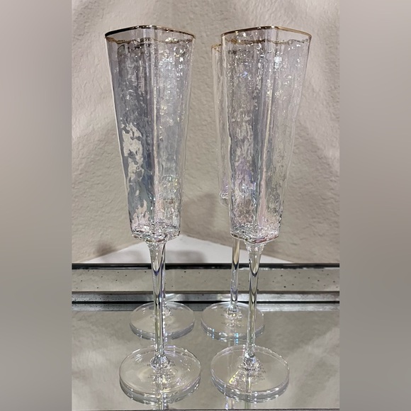 4- NIB HEART SHAPED IRIDESCENT TALL CHAMPAGNE GLASSES - Picture 8 of 15